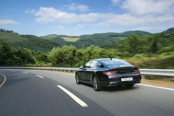 Guide Ultime pour Préserver l'Éclat de la Peinture de Votre Voiture