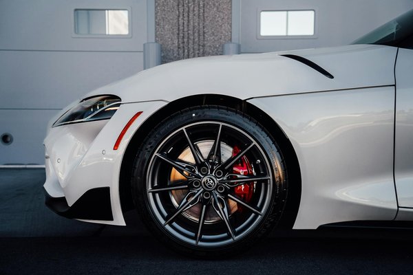 Quels sont les avantages des matÃ©riaux durables dans la fabrication automobile ?